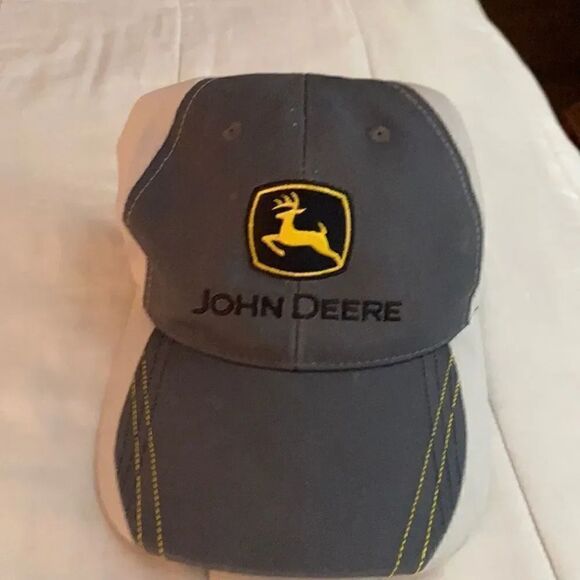John Deere hat Never worn - Picture 1 of 3